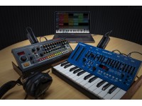 <b>Roland WM-1 Adaptador MIDI Wireless Bluetooth TOP-SELLER</b> <b>Roland WM-1 Adaptador MIDI Wireless Bluetooth TOP-SELLER</b>